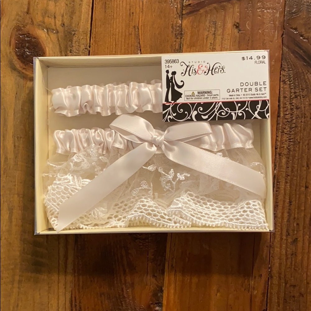 Garter set